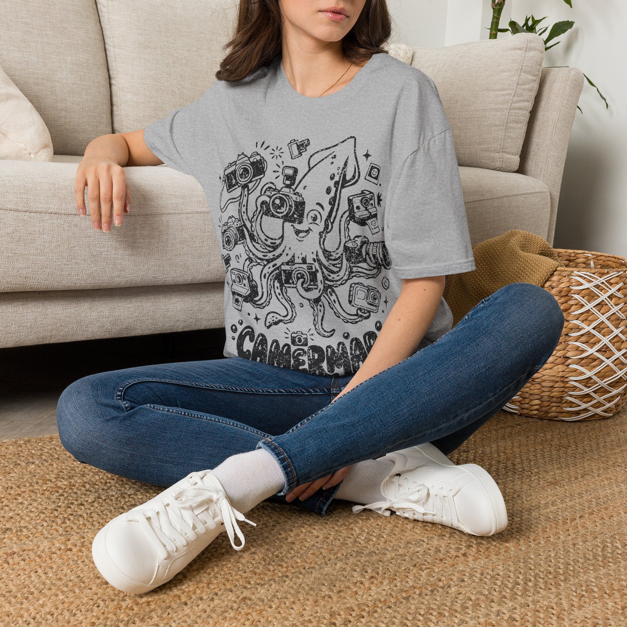 ‘Camerami’ DISTRESSED VERSION Fun Squid Calamari/Cameras T-Shirt — Photography Lover Tee