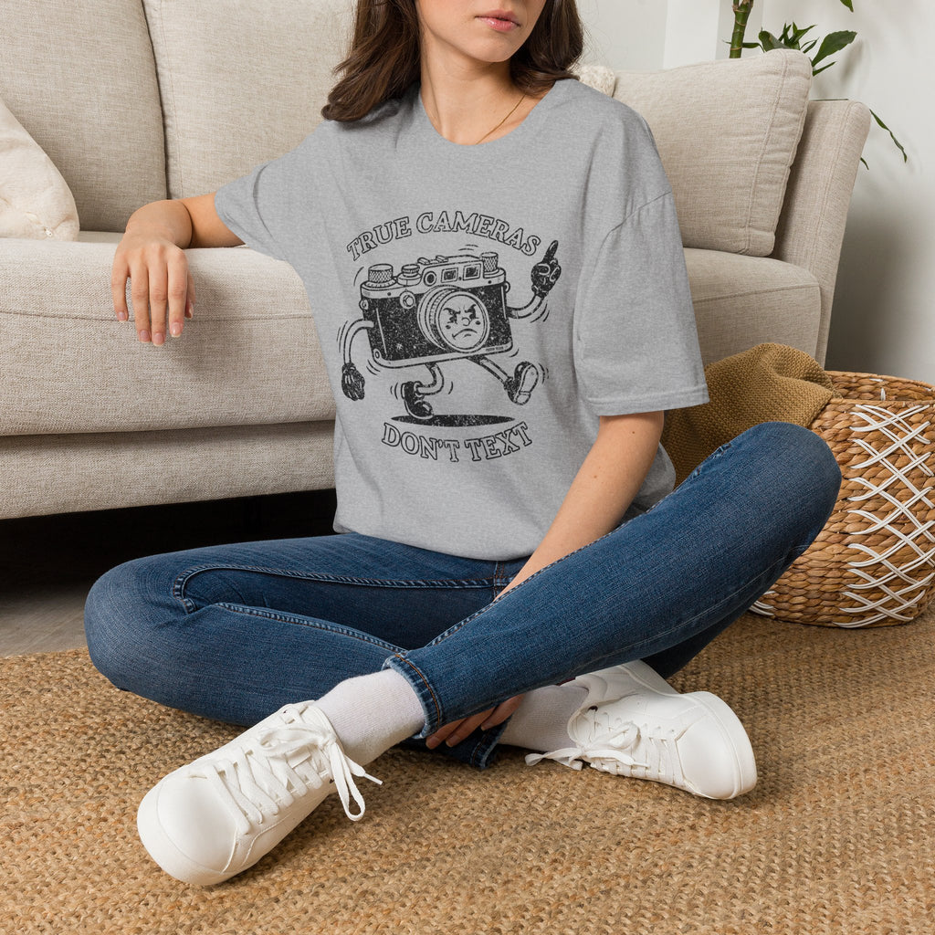 DISTRESSED VERSION ‘True Cameras Don’t Text’ put your phone away with this funny T-Shirt — Photography Lover Tee