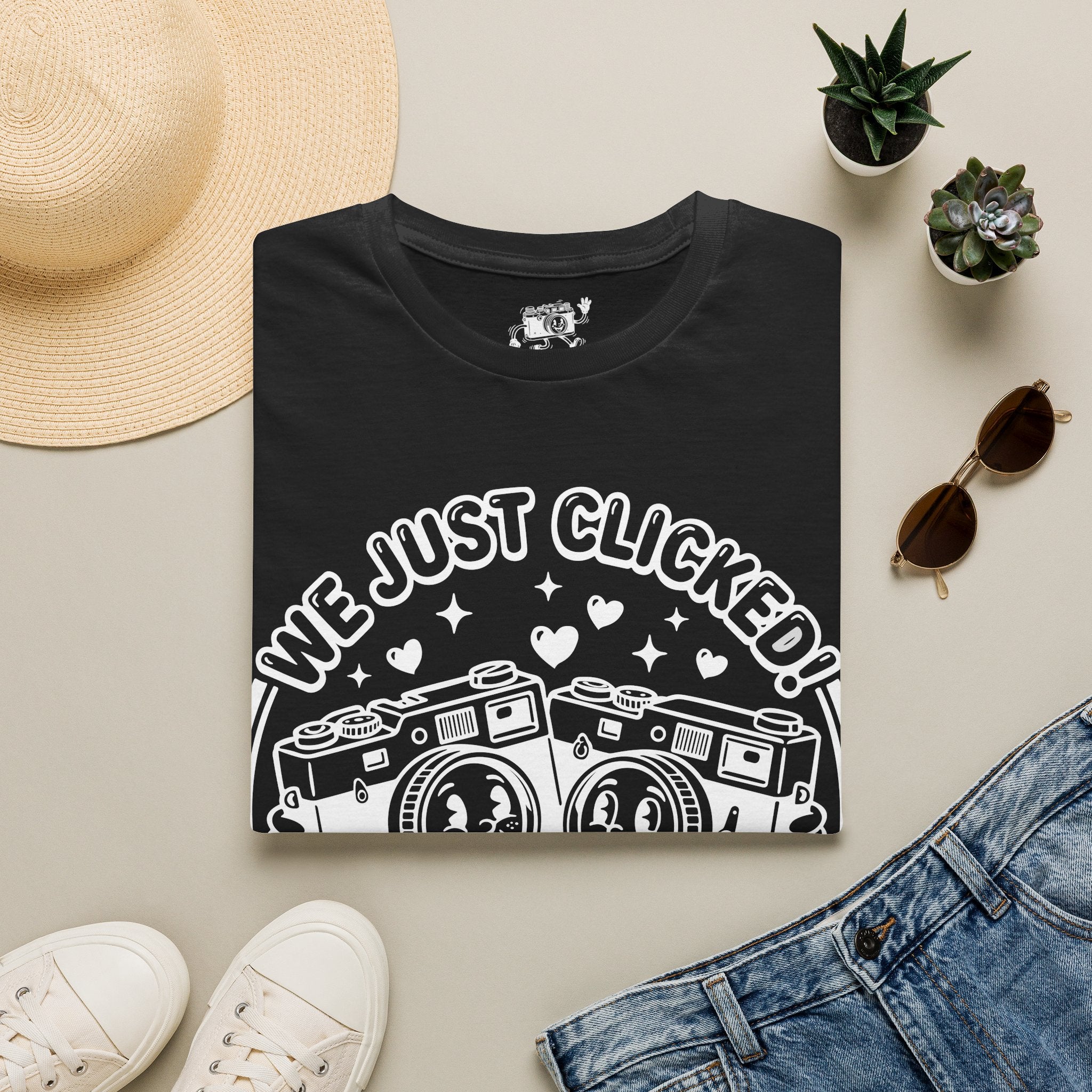 ‘We Just Clicked!’ camera besties forever fun 1930’s art style camera graphic T-Shirt — Photography Lover Tee