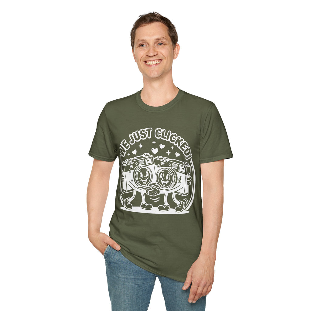 ‘We Just Clicked!’ camera besties forever fun 1930’s art style camera graphic T-Shirt — Photography Lover Tee