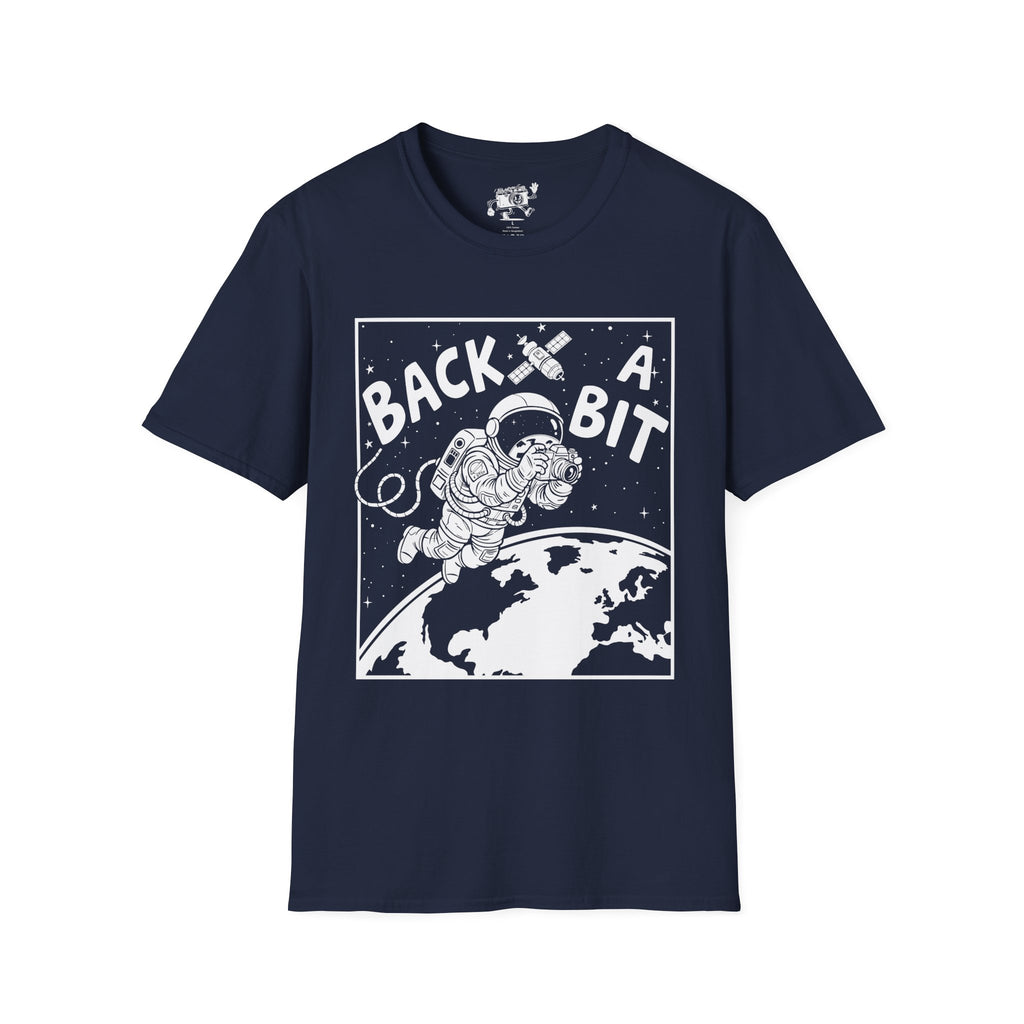 ‘Back a Bit’ wide angle lens at the ready with this funny T-Shirt — Photography Lover Tee