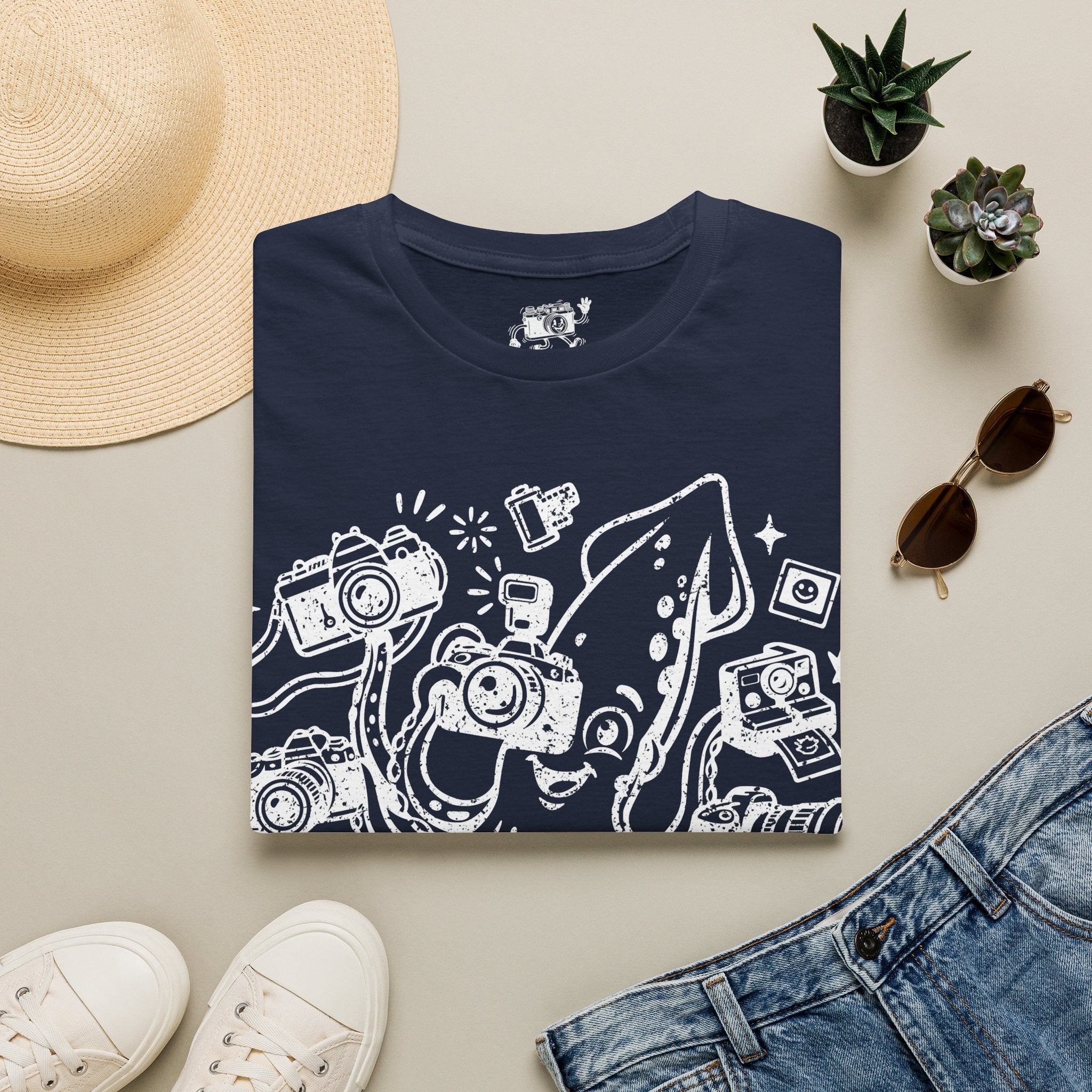 ‘Camerami’ DISTRESSED VERSION Fun Squid Calamari/Cameras T-Shirt — Photography Lover Tee