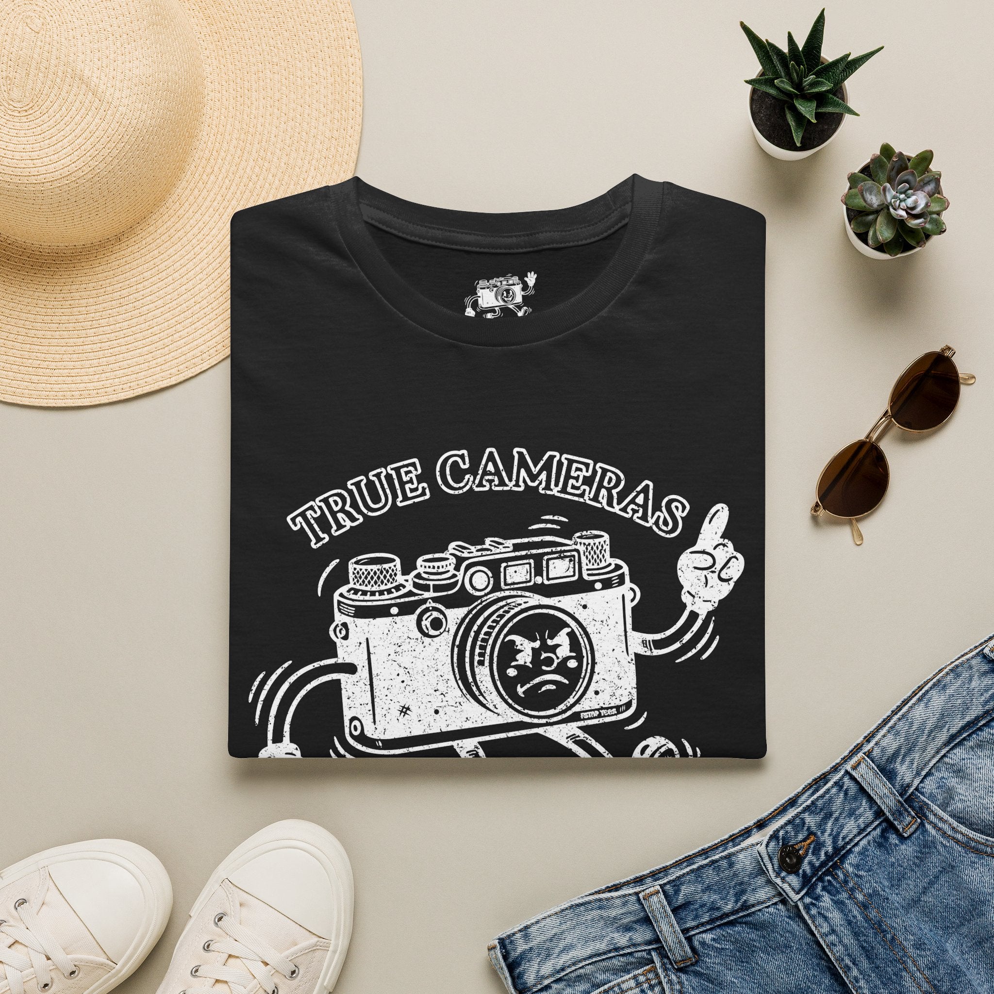 DISTRESSED VERSION ‘True Cameras Don’t Text’ put your phone away with this funny T-Shirt — Photography Lover Tee