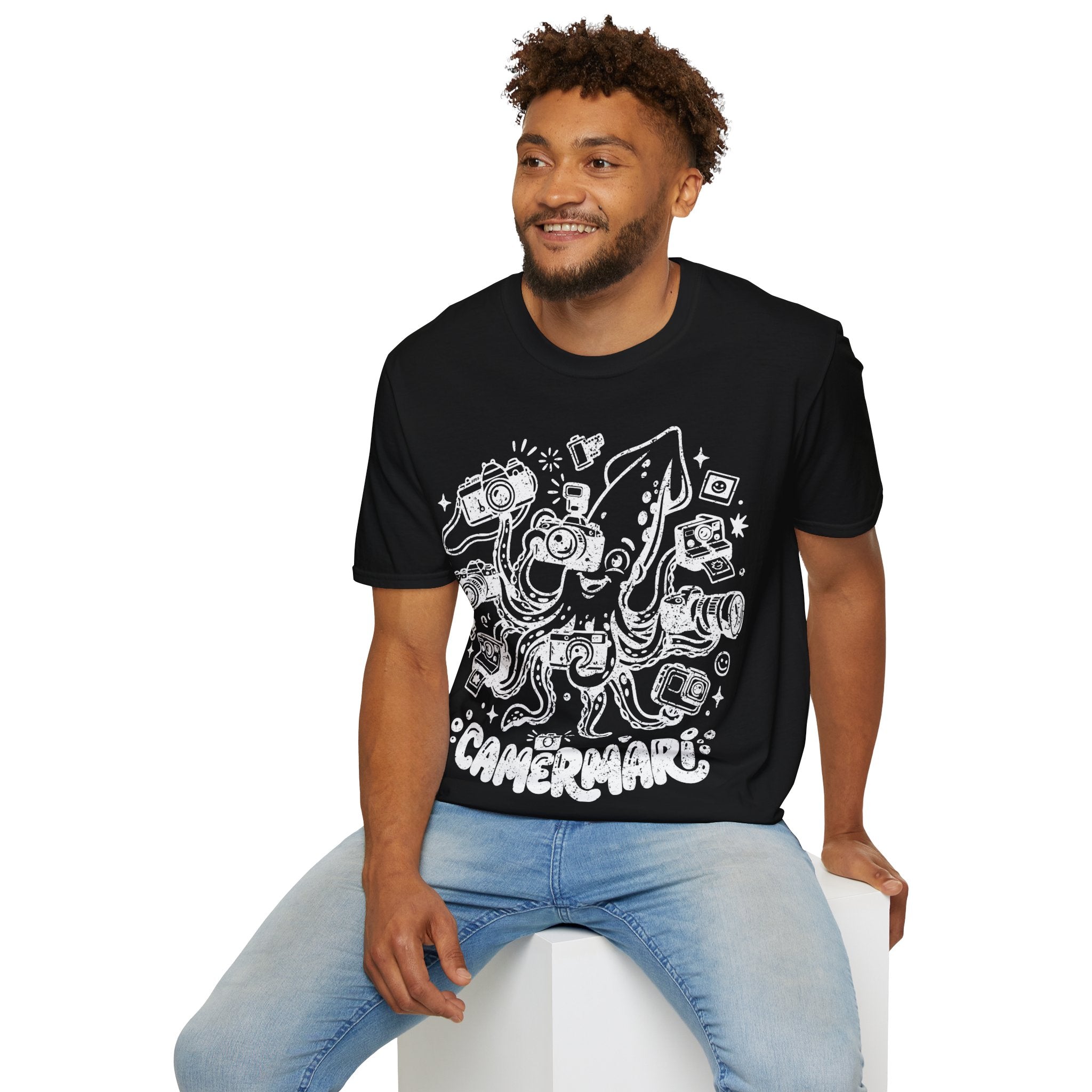 ‘Camerami’ DISTRESSED VERSION Fun Squid Calamari/Cameras T-Shirt — Photography Lover Tee