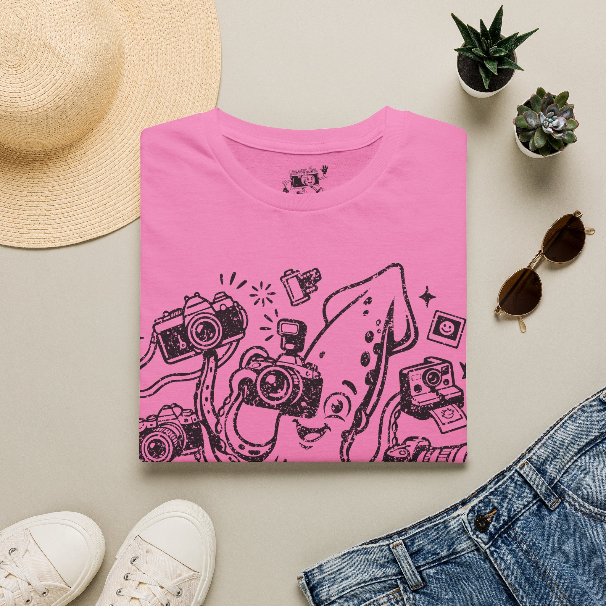 ‘Camerami’ DISTRESSED VERSION Fun Squid Calamari/Cameras T-Shirt — Photography Lover Tee