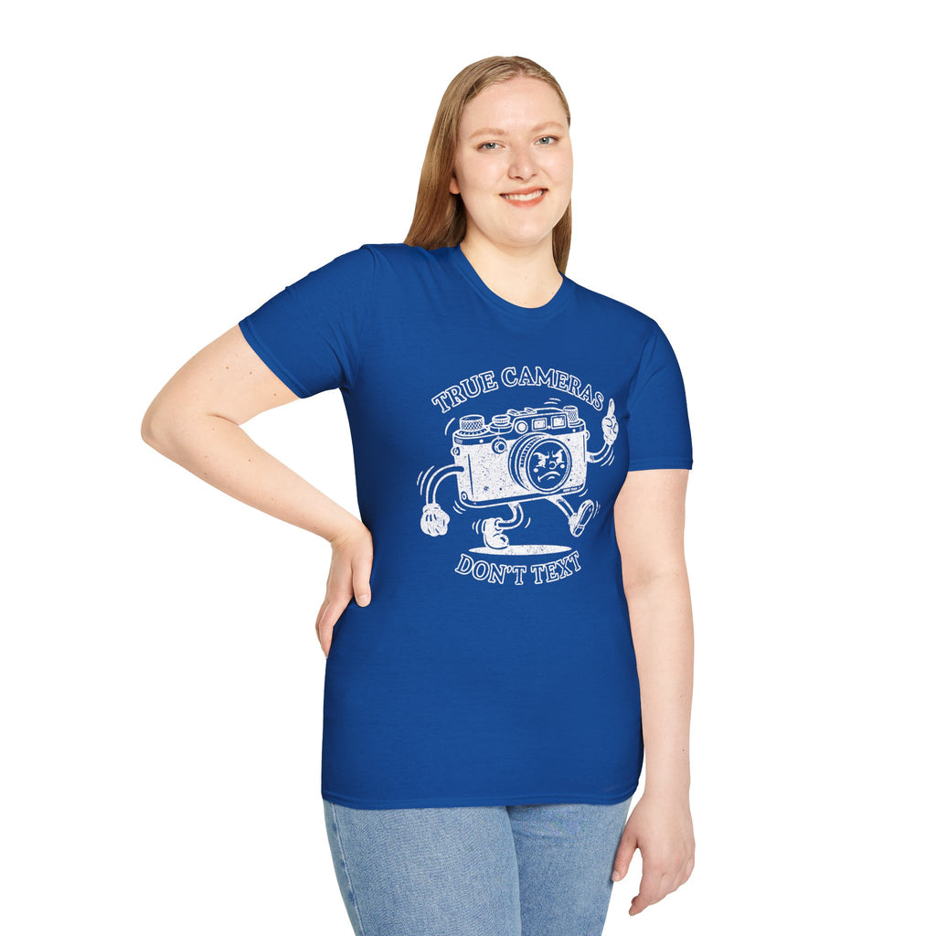 DISTRESSED VERSION ‘True Cameras Don’t Text’ put your phone away with this funny T-Shirt — Photography Lover Tee