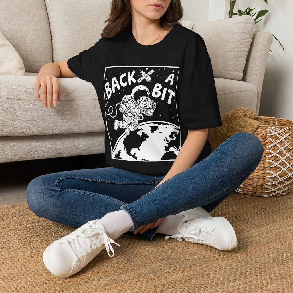 ‘Back a Bit’ wide angle lens at the ready with this funny T-Shirt — Photography Lover Tee