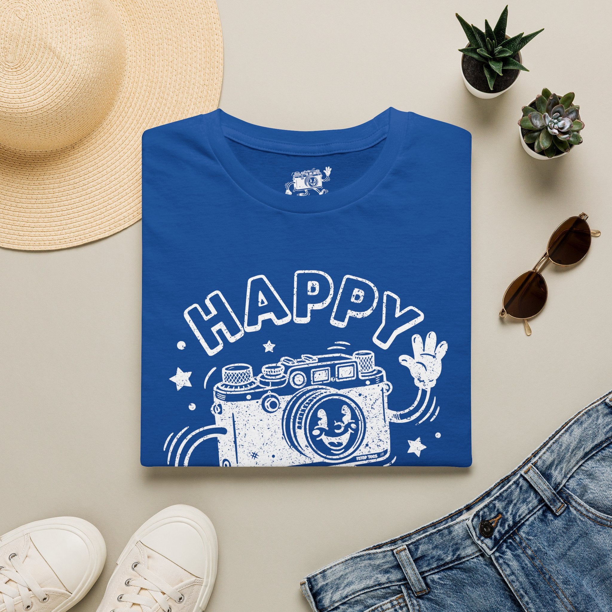 Happy Snapper DISTRESSED VERSION fun 1930’s art style camera graphic T-Shirt — Photography Lover Tee