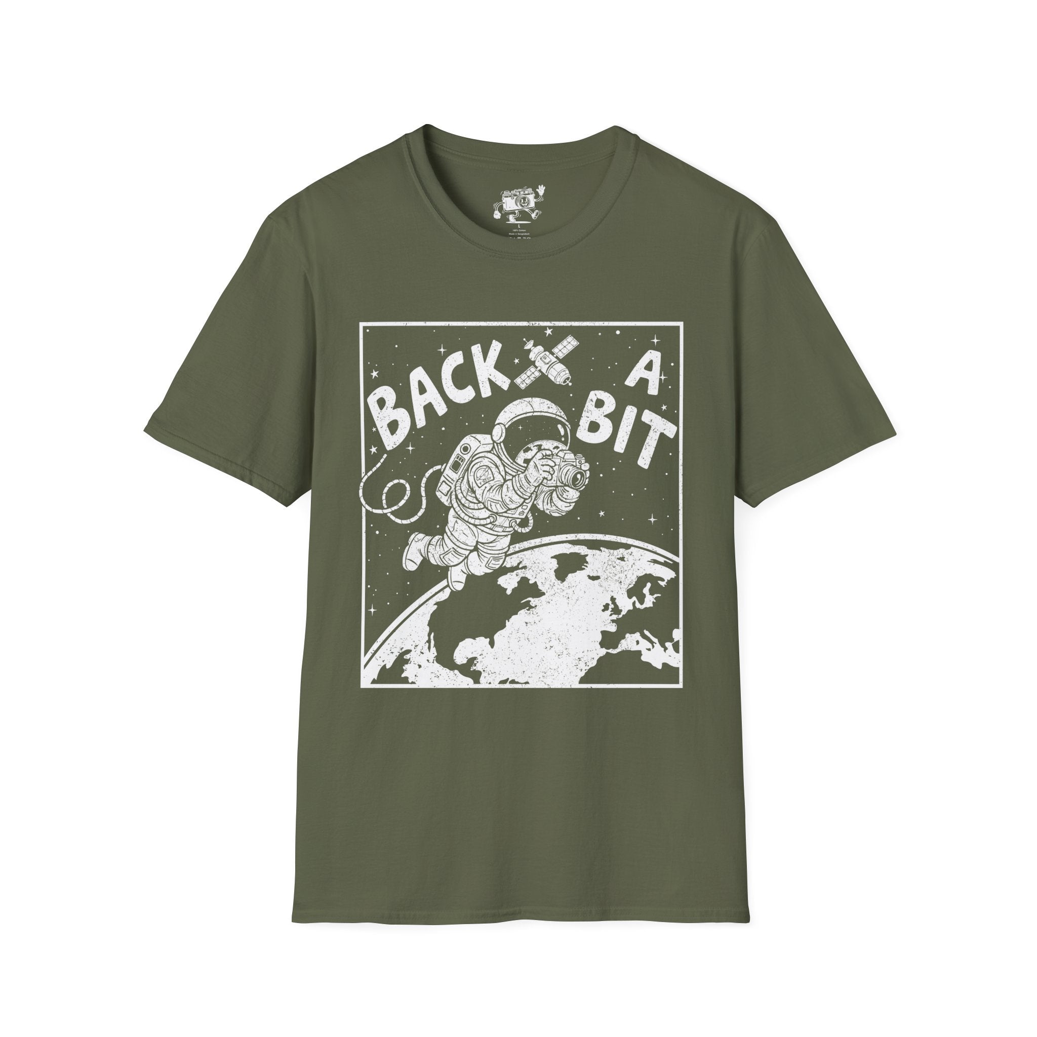 DISTRESSED VERSION ‘Back a Bit’ wide angle lens at the ready with this funny T-Shirt — Photography Lover Tee