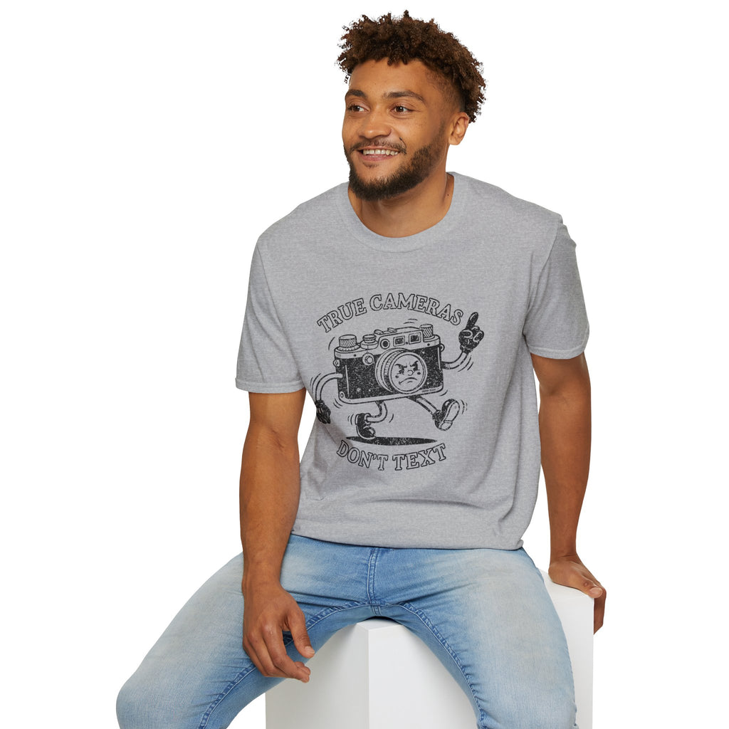 DISTRESSED VERSION ‘True Cameras Don’t Text’ put your phone away with this funny T-Shirt — Photography Lover Tee