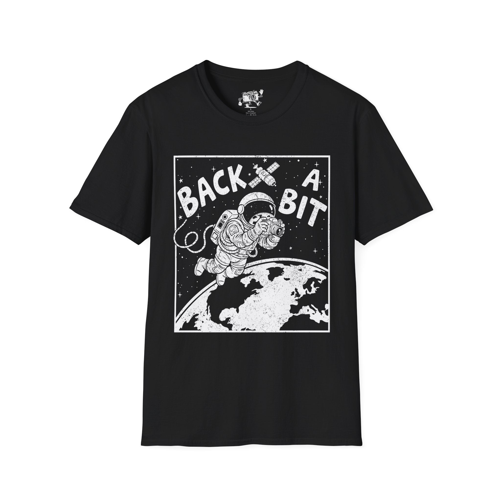 DISTRESSED VERSION ‘Back a Bit’ wide angle lens at the ready with this funny T-Shirt — Photography Lover Tee