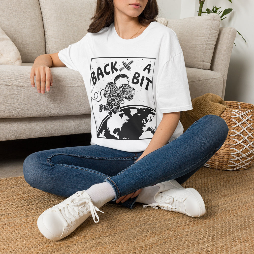 ‘Back a Bit’ wide angle lens at the ready with this funny T-Shirt — Photography Lover Tee
