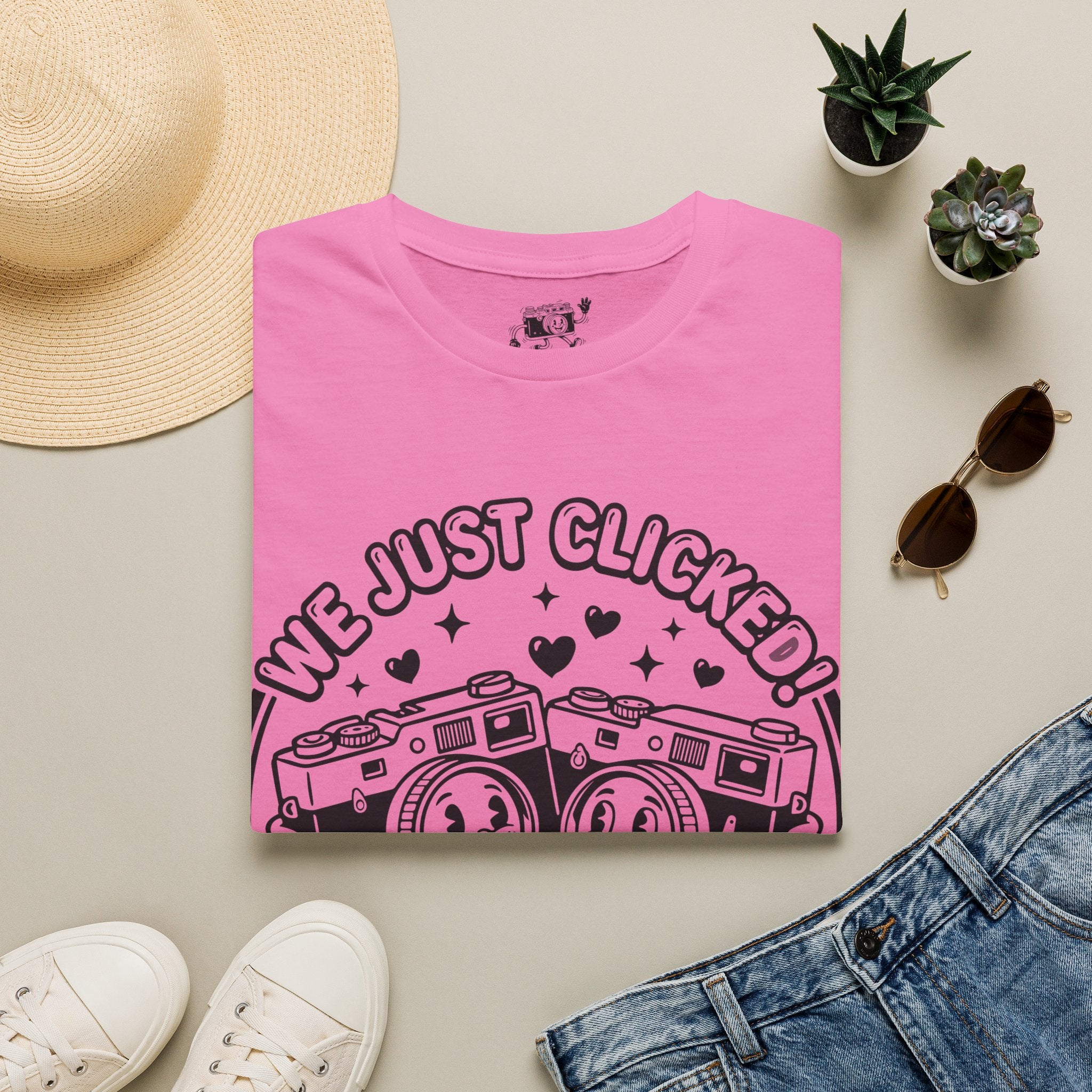 ‘We Just Clicked!’ camera besties forever fun 1930’s art style camera graphic T-Shirt — Photography Lover Tee