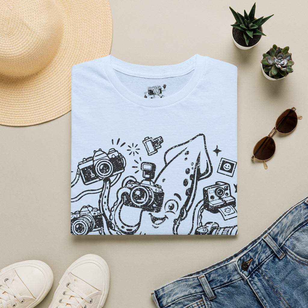 ‘Camerami’ DISTRESSED VERSION Fun Squid Calamari/Cameras T-Shirt — Photography Lover Tee