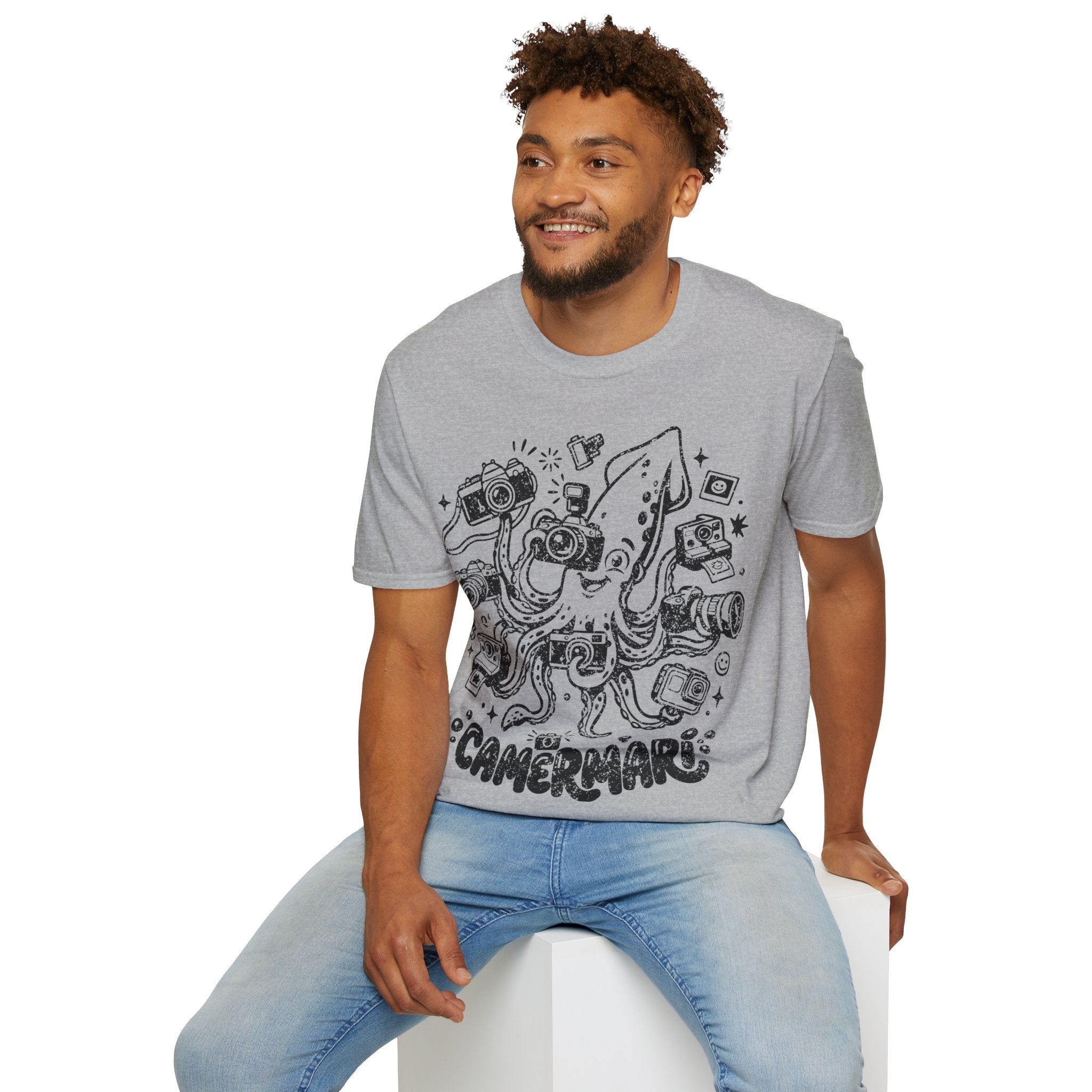 ‘Camerami’ DISTRESSED VERSION Fun Squid Calamari/Cameras T-Shirt — Photography Lover Tee