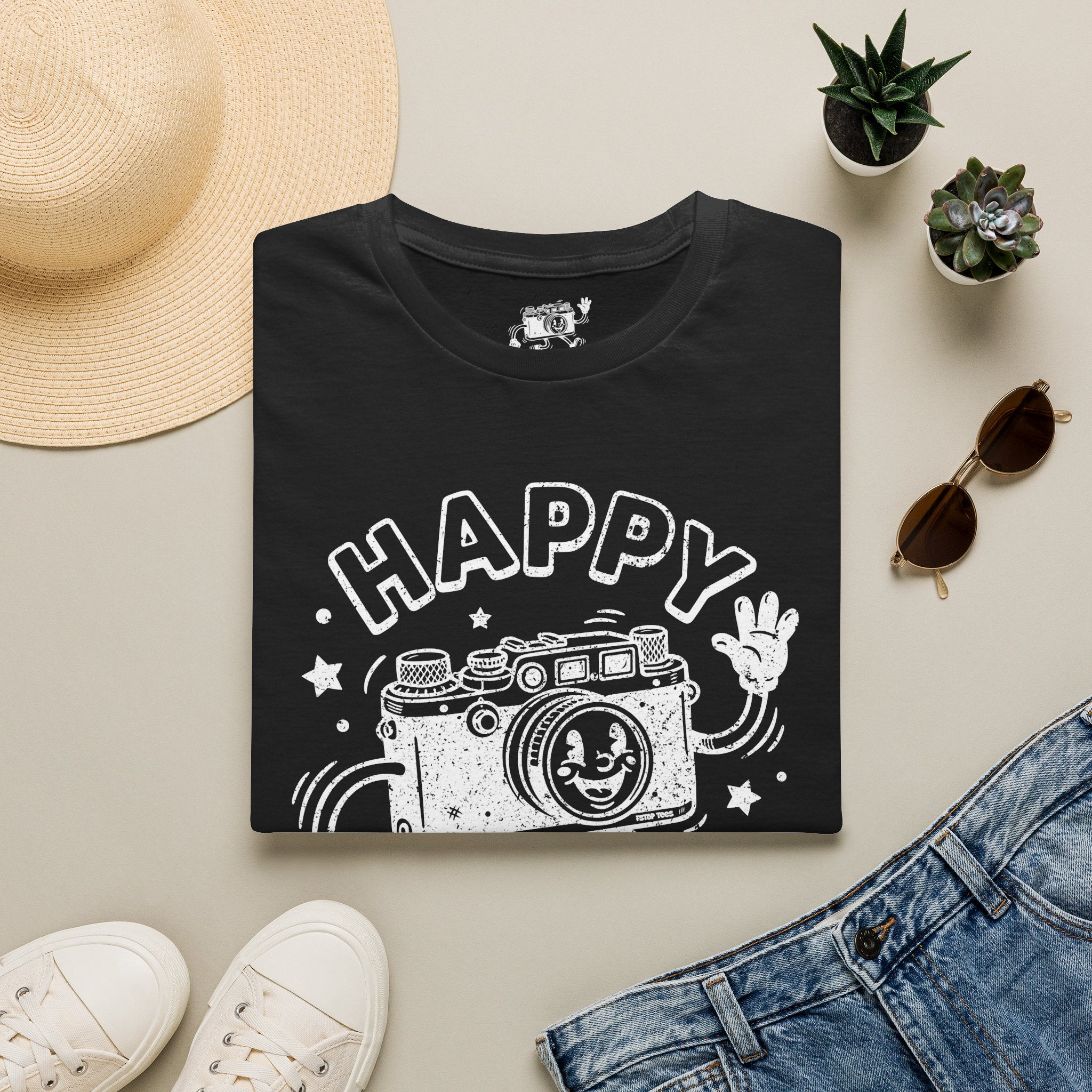 Happy Snapper DISTRESSED VERSION fun 1930’s art style camera graphic T-Shirt — Photography Lover Tee